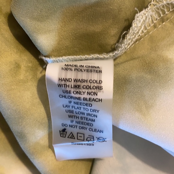 Vince Camuto blouse - Picture 8 of 9